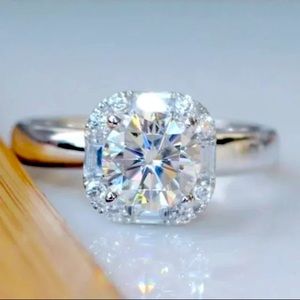 Luxurious 2ct Diamond Ring S925 Stamped!